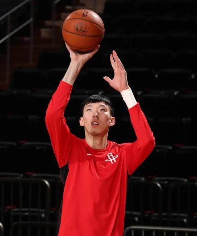 火箭主场力克爵士硬仗胜利